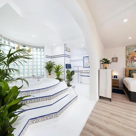 Ellen View A Heated Pool Luxury أذيخي