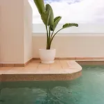 Ellen View A Heated Pool Luxury Vila