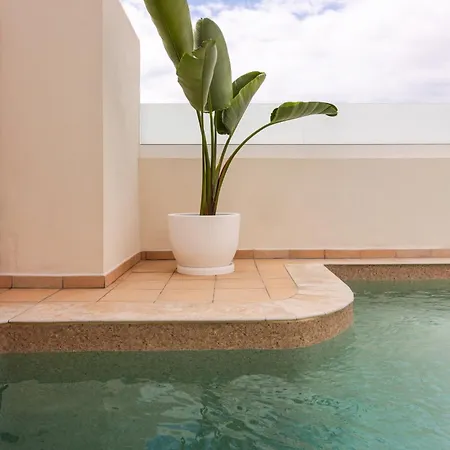 Ellen View A Heated Pool Luxury ヴィラ