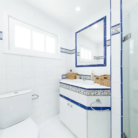 Ellen View A Heated Pool Luxury ヴィラ