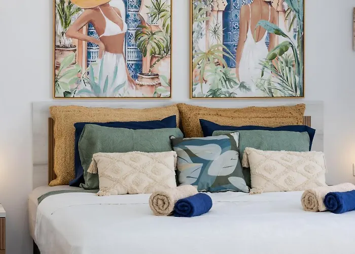 Ellen View A Heated Pool Luxury Vila